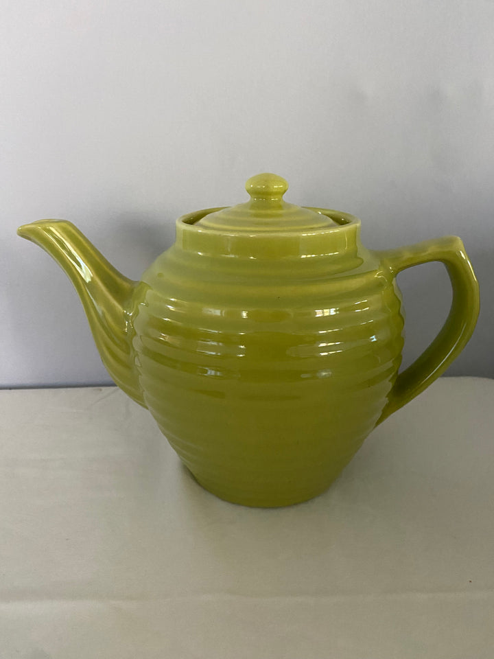 Bauer Ringware 6 cup Teapot, Chartreuse Glaze