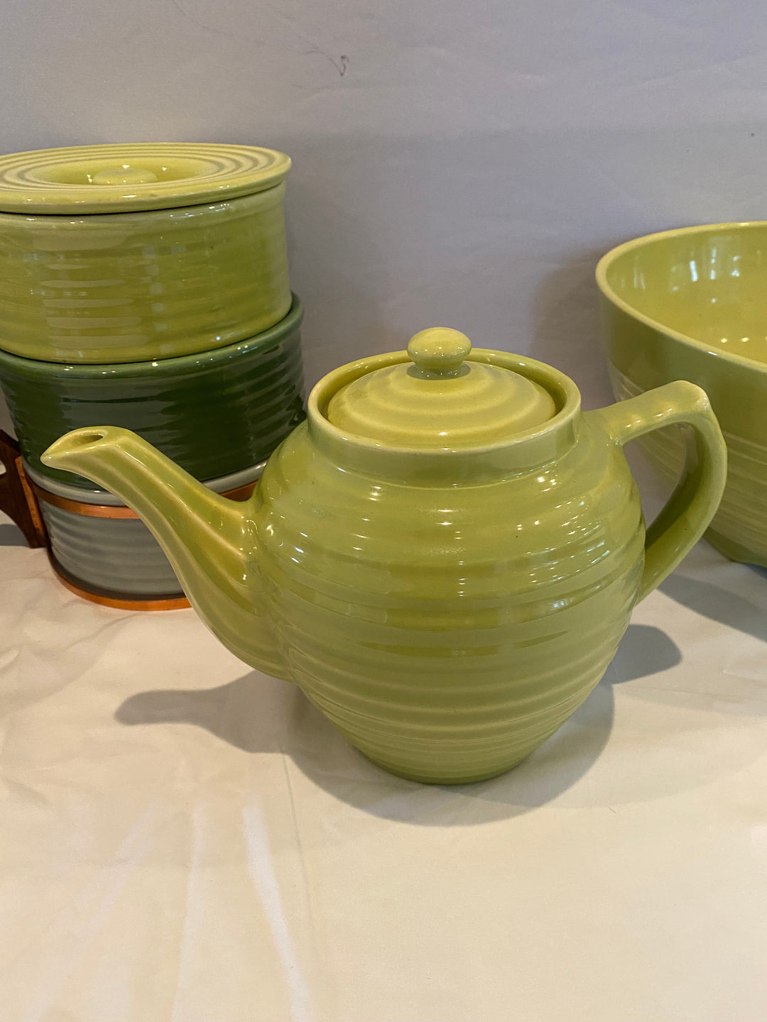 Bauer Ringware 6 cup Teapot, Chartreuse Glaze