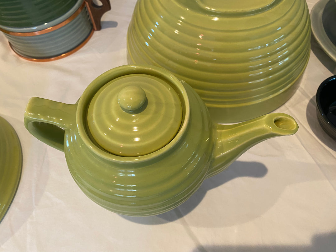 Bauer Ringware 6 cup Teapot, Chartreuse Glaze