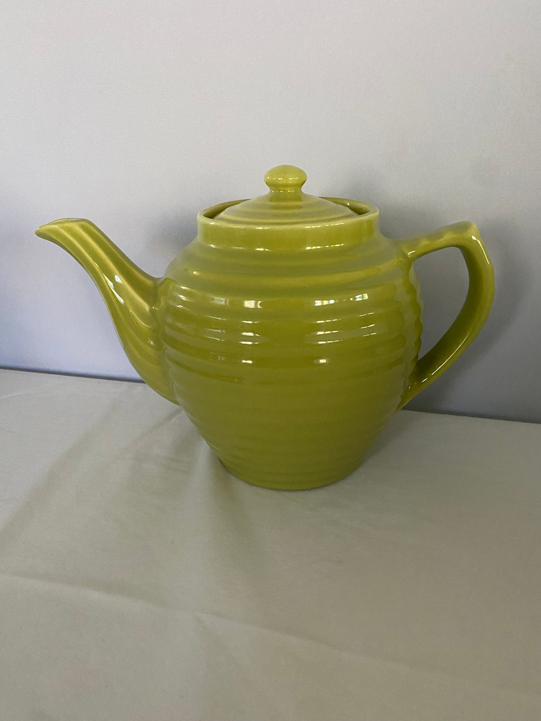 Bauer Ringware 6 cup Teapot, Chartreuse Glaze