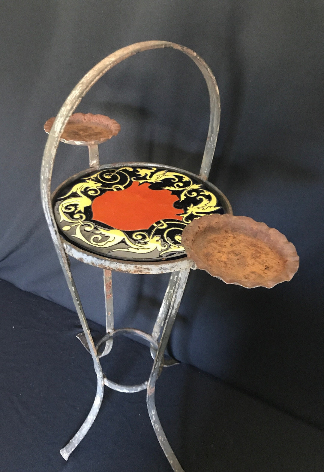 Catalina Cigar Stand & 8” Griffon Tile in Wrought Iron Stand