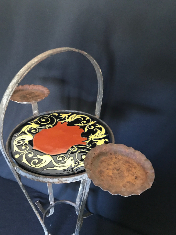 Catalina Cigar Stand & 8” Griffon Tile in Wrought Iron Stand